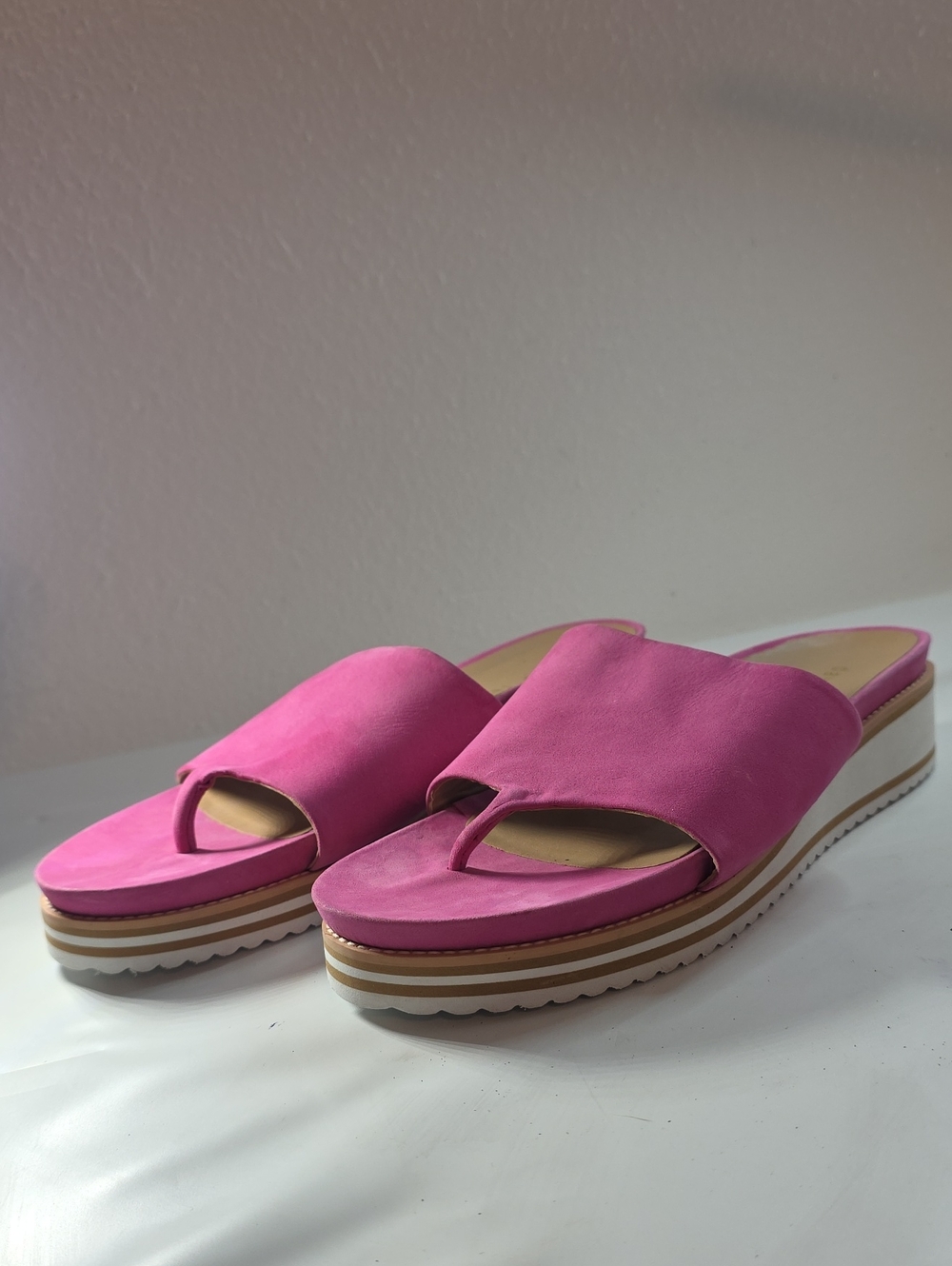 DAVID TATE HOT FUSCIA THONG SLIDE SANDAL NEW CUTE FOAM SOLES LADIES 10.5 NWOB